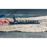 Schriftzug „Kriegerin" in Grau/Gold Natur - Yoga/Dekoration/Holz/Geschenk/Weihnachten/x-Mas/Winter/Namaste Schriftzug „Kriegerin" in Grau/Gold Natur - Yoga/Dekoration/Holz/Geschenk/Weihnachten/x-Mas/Winter/Namaste von Heimatliebe4390