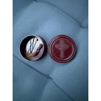 Vintage Bakelit Box Schatulle Mit Baby Haar von HeinrichAntique