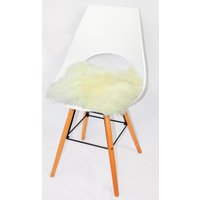 Heitmann Felle Stuhlkissen "Lamm, Sitzauflage eckig" 44x44 cm, echtes Lammfell, waschbar, auch als 2er oder 4er Set Heitmann Felle Stuhlkissen "Lamm, Sitzauflage eckig" 44x44 cm, echtes Lammfell, waschbar, auch als 2er oder 4er Set von Heitmann Felle