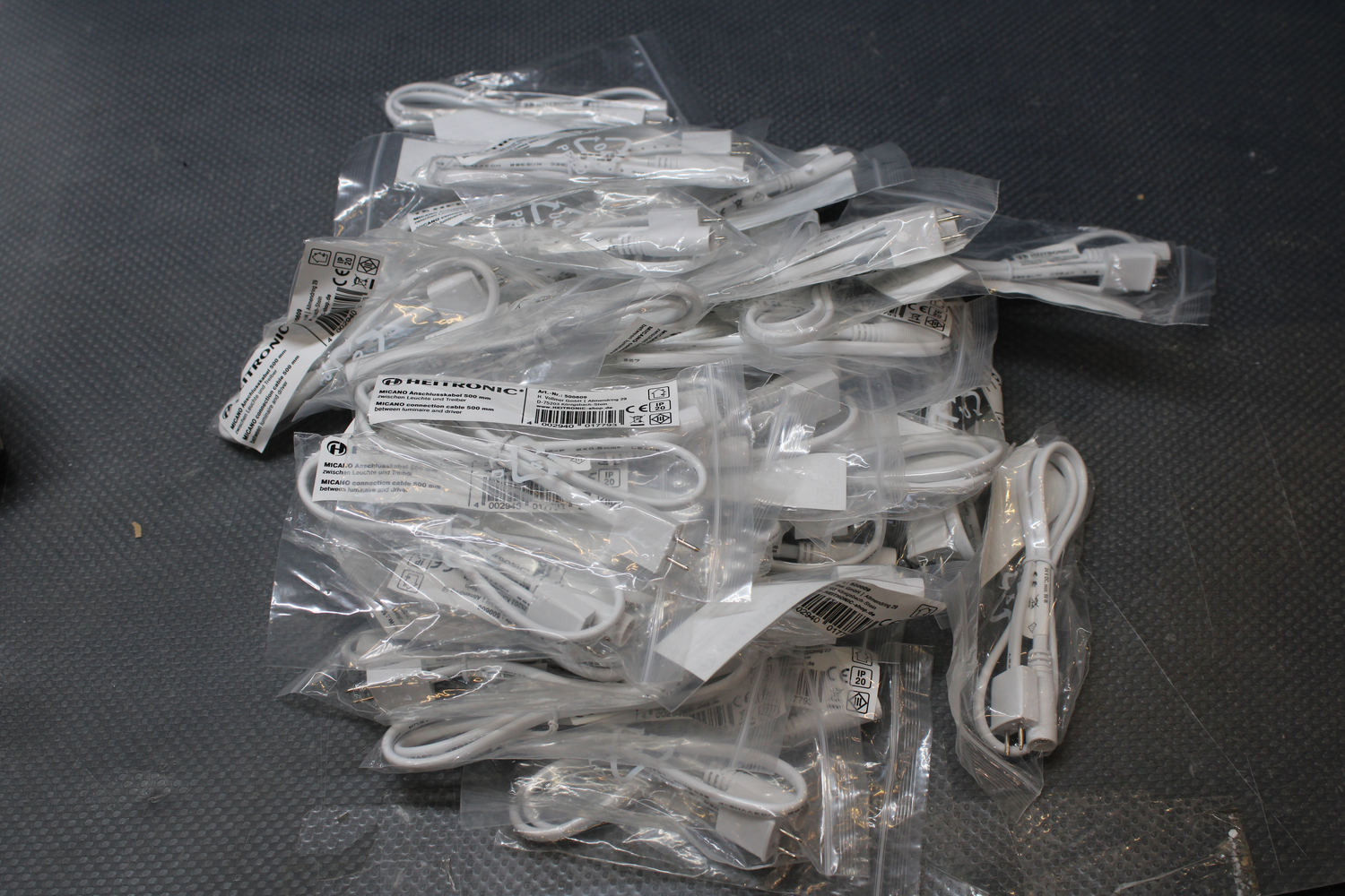 B-Ware Heitronic 500609 Micano Anschlußkabel Verbindungskabel Kabel 0.50 M 40 Stück B-Ware Heitronic 500609 Micano Anschlußkabel Verbindungskabel Kabel 0.50 M 40 Stück von Heitronic