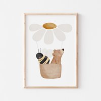 Kinderposter A4 Heißluftballon Gänseblümchen Bär & Biene | Kinderzimmerposter Für Mädchen Deko Babyzimmer Babyposter Geschenk Zur Geburt Kinderposter A4 Heißluftballon Gänseblümchen Bär & Biene | Kinderzimmerposter Für Mädchen Deko Babyzimmer Babyposter Geschenk Zur Geburt von HejHanni