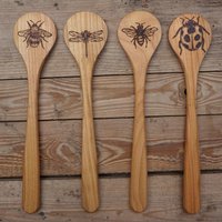 Kochlöffel Personalisiert Mit Brandmalerei Biene, Hummel, Libelle, Marienkäfer, Handgemachtes Geschenk, Holzlöffel Kochlöffel Personalisiert Mit Brandmalerei Biene, Hummel, Libelle, Marienkäfer, Handgemachtes Geschenk, Holzlöffel von HejMoosweiblein