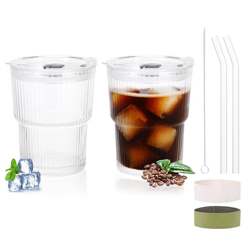 Hejo 2 Stück Glasbecher mit Deckel und Strohhalm, 400ml Geriffeltes Trinkglas, Mehrweg Trinkbecher, Auslaufsichere Eiskaffee Gläser mit Deckel für Kaffee Matcha Saft Eistee Milch Smoothie von Hejo