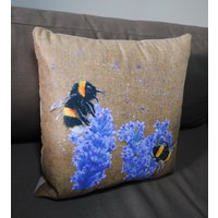 Bumblebees & Lavender 2 Kissen - Veganes Wildleder Bee Design Weiche Einrichtung von HelenAbsalomArt