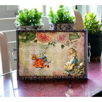 Alice Im Wunderland Serviertablett Frühstück Kaffeetisch Teehaus Küche Dekor Kinderzimmer Twisted Wonderland Geschenk Für Gast Oder Gastgeberin von HelenRomanenko