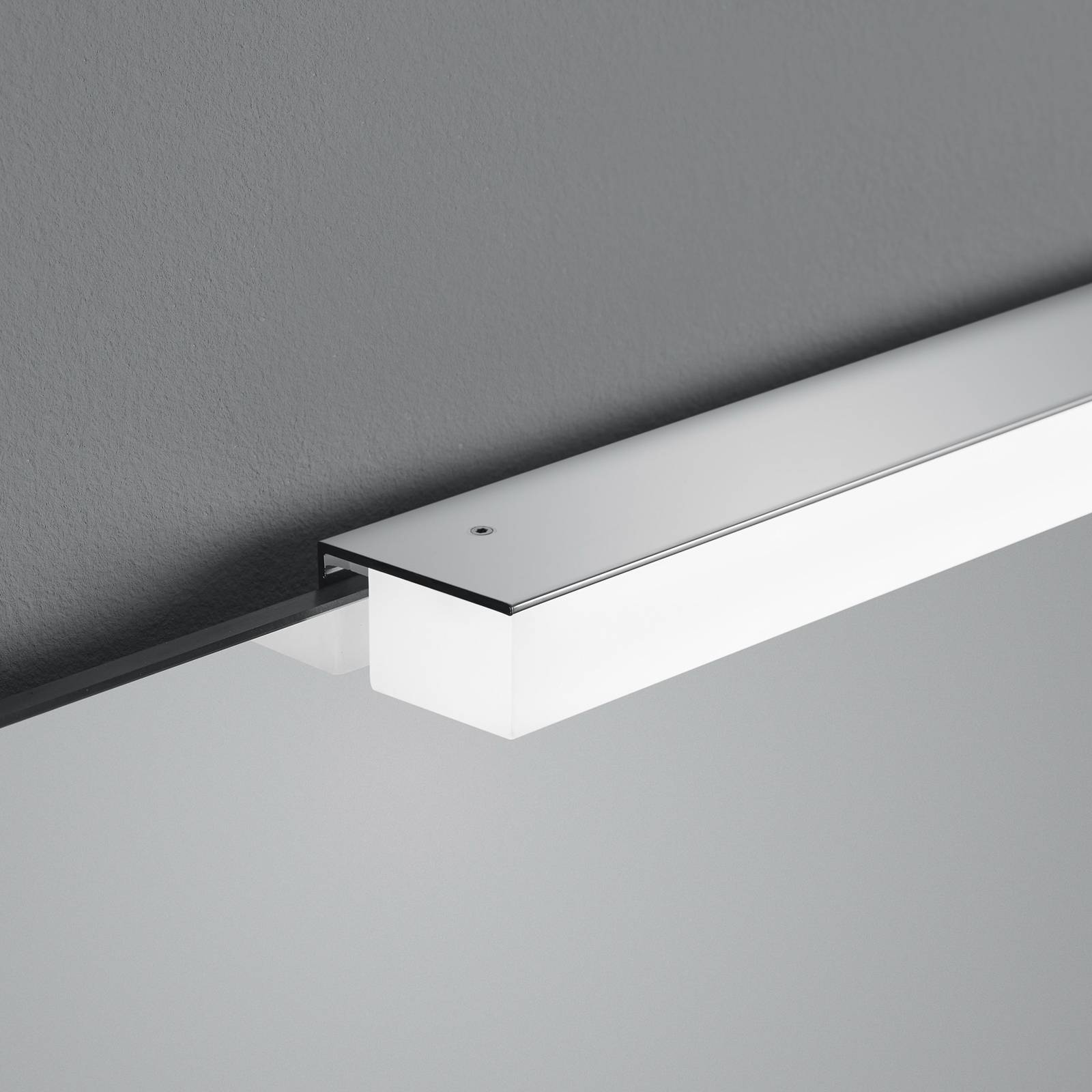 Helestra Onta LED-Spiegelleuchte, 120 cm von Helestra