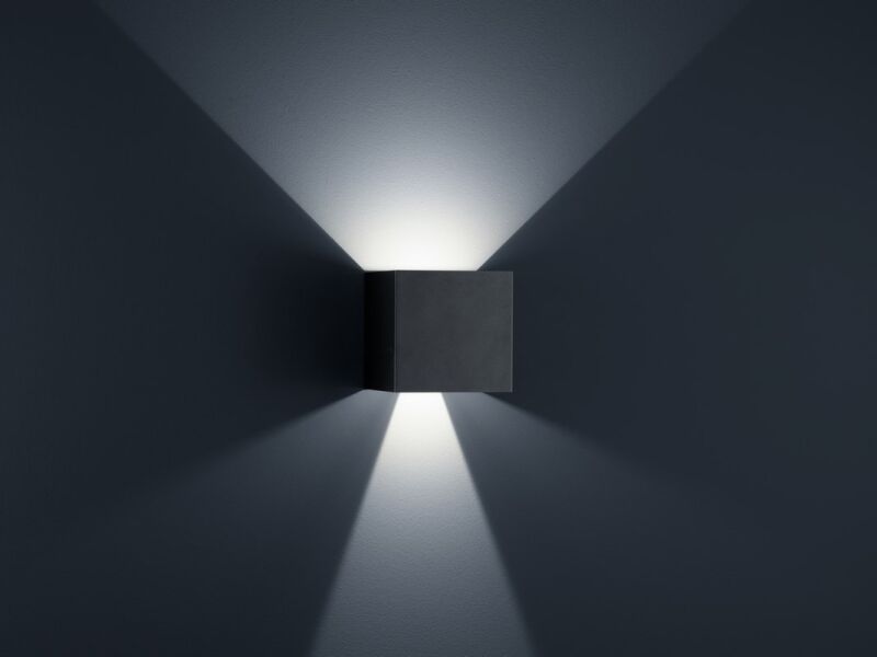 einstellbare LED Effekt - Wandleuchte Siri L mattschwarz von Helestra