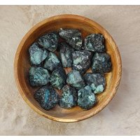 Smaragd - Rohstein Lithotherapie Natursteine Gedächtnis Ruhe Gleichgewicht Eloquenz Kreativität Wahrnehmung Liebe von HelloNatureFR