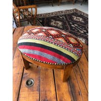 Kelim Ottoman Hocker /Kilim Fußstütze Aus Buchenholz von Helloistanbul