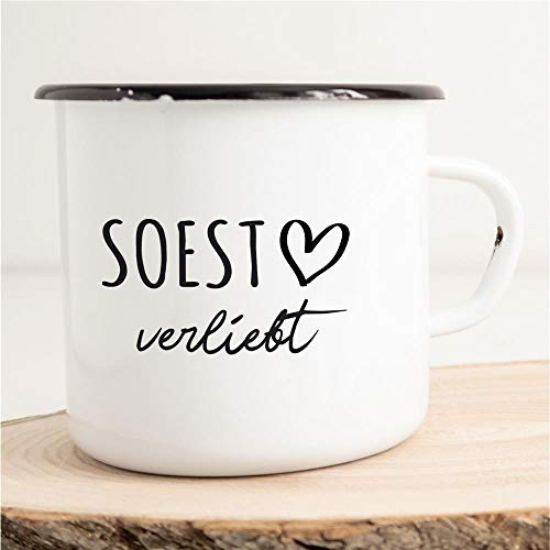 HUURAA! Emaille Tasse Motiv - Soest verliebt - Leichter und bruchfester 300ml Retro Camping-Becher Weiß mit Schwarzem Rand für Outdoor Trips, Zuhause oder im Büro von Hellweg Druckerei