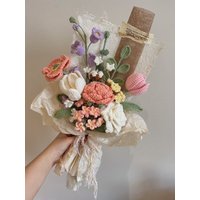 Fertig Gehäkelter Blumenstrauß, Handgemachter Mix-Blumenstrauß, Gehäkelte Tulpe Rose Blume, Mix Crochet Bouquet, Valentinstag Geschenk von HerYarn