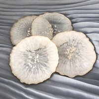 Perlmutt Untersetzer Aus Resin, Personalisiert Mit Gold Oder Silber von HerbstDesignStudio