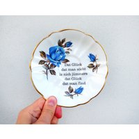 Wandteller Glück 14 cm Vintage Plattdeutsch Wanddeko Goldrand Herr Fuchs Mini Blaue Blumen von HerrFuchs