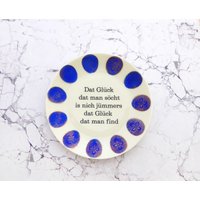 Wandteller Glück 19 cm Vintage Plattdeutsch Wanddeko Blau Herr Fuchs Punkte Gold von HerrFuchs