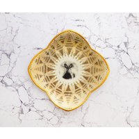 Wandteller Hase 19 cm Vintage Interior Wohnen Eckig Muster Gold Herr Fuchs Ostern Wandteller Hase 19 cm Vintage Interior Wohnen Eckig Muster Gold Herr Fuchs Ostern von HerrFuchs