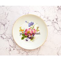 Wandteller Typo You Are Great Herr Fuchs Vintage Teller Goldrand Blumen 19cm von HerrFuchs