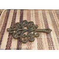 Gusseisen Topfuntersetzer - Gold Lackiert Gusseisen Topfuntersetzer - Gold Lackiert von HerringboneVintageCo