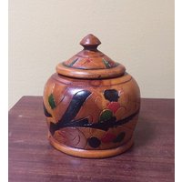 Handgeschnitzte Holzkiste Vintage Bemalter Runder Behälter Handgeschnitzte Holzkiste Vintage Bemalter Runder Behälter von HerringboneVintageCo