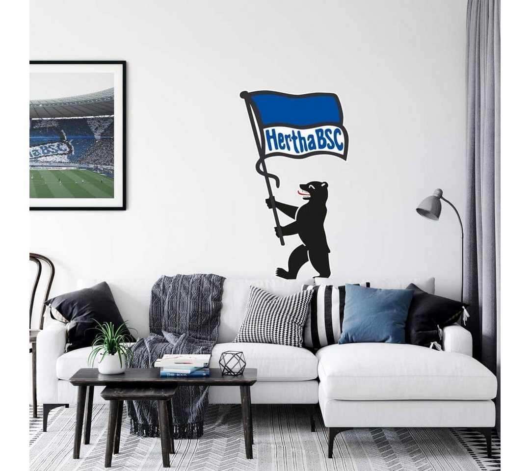 Hertha BSC Wandtattoo Fußball Wandtattoo Hertha BSC Berliner Bär trägt Flagge Wohnzimmer Deko, Wandbild selbstklebend, entfernbar von Hertha BSC