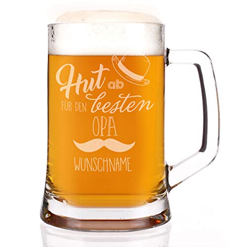 Herz & Heim® Bierkrug mit Gravur des Namens für Papas und Opas zum Vatertag, Männertag oder Geburtstag Hut ab Opa von Herz & Heim
