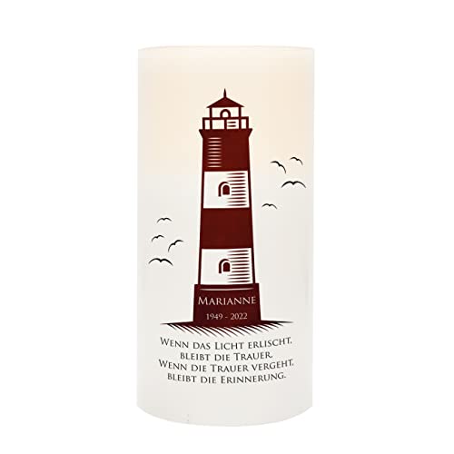 Herz & Heim® LED Kerze als Trauerkerze mit Namen und Daten für Kondolenz Leuchtturm von Herz & Heim