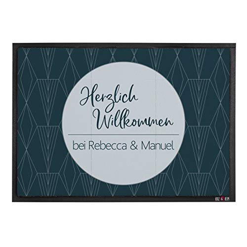 Herz & Heim® Moderne Fußmatte mit Aufdruck Ihrer Wunschnamen 50 cm x 70 cm (B/L), Nordische Geometrie von Herz & Heim