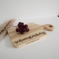 Exklusives Schneidebrett - "Schwesterherz" Aus Hochwertigem Eichenholz | Swing von HerzHolzPapier