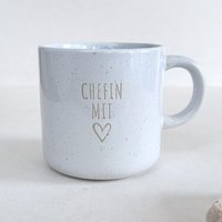 Personalisierte Steinzeug Tasse "Chefin Mit Herz" Gravur Hochglänzender Und Gesprenkelter Oberfläche | Shiny von HerzHolzPapier