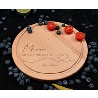 Servierbrett Personalisiert Mama Mit Name | Geschenkidee Für Mom, Personalisiertes Frühstücksbrett Zum Muttertag, Individuelles Küchenbrett Servierbrett Personalisiert Mama Mit Name | Geschenkidee Für Mom, Personalisiertes Frühstücksbrett Zum Muttertag, Individuelles Küchenbrett von HerzJoy