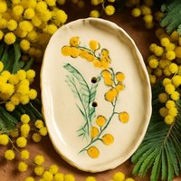 Handgetöpferte Seifenschale Oval - Mit Echtem Blüten Motiv Für Kleine Waschbecken Wabi Sabi Style Abflusslöchern von HerzallerliebstKunst