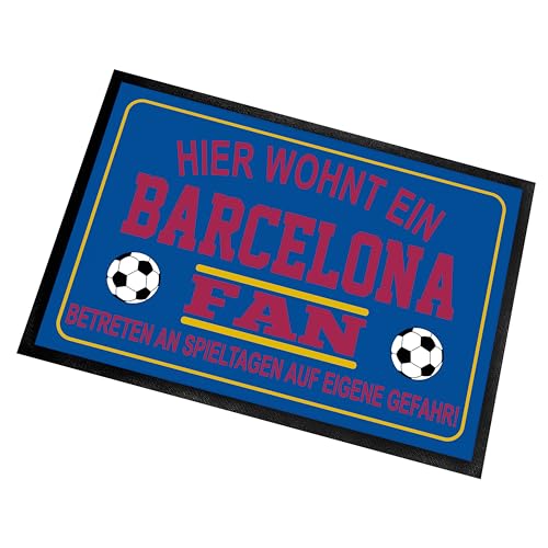 Fußmatte für Fußball Fans | Türmatte mit Spruch | 60x40cm | Hier wohnt ein Barcelona Fan - Betreten an Spieltagen auf eigene Gefahr! | für innen und außen | Vorleger für die Haustür / Flur Fußmatte für Fußball Fans | Türmatte mit Spruch | 60x40cm | Hier wohnt ein Barcelona Fan - Betreten an Spieltagen auf eigene Gefahr! | für innen und außen | Vorleger für die Haustür / Flur von Herzbotschaft