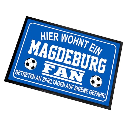 Fußmatte für Fußball Fans | Türmatte mit Spruch | 60x40cm | Hier wohnt ein Magdeburg Fan - Betreten an Spieltagen auf eigene Gefahr! | für innen und außen | Vorleger für die Haustür / Flur von Herzbotschaft