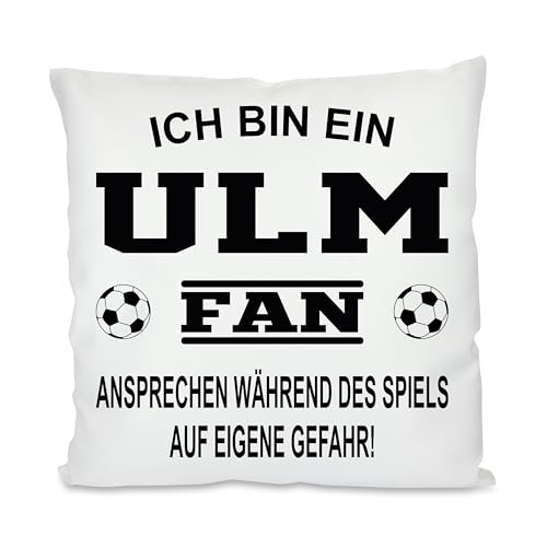 Herzbotschaft Fussball Kissen | Ich Bin EIN ULM Fan - Ansprechen während des Spiels auf eigene Gefahr | Dekokissen für Fußballfans | Hülle und Füllung | 40cm x 40cm | versteckter Reisverschluss Herzbotschaft Fussball Kissen | Ich Bin EIN ULM Fan - Ansprechen während des Spiels auf eigene Gefahr | Dekokissen für Fußballfans | Hülle und Füllung | 40cm x 40cm | versteckter Reisverschluss von Herzbotschaft