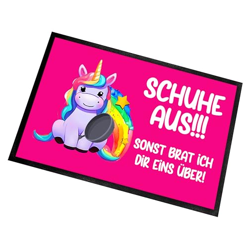 Herzbotschaft Fußmatte | Türmatte mit Spruch | 60x40cm | Schuhe aus!!! Sonst brat ich dir eins über! | für innen und außen | Vorleger für die Haustür/Flur | Geschenk zur ersten Wohnung | Einweihung von Herzbotschaft