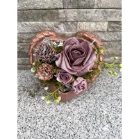 D20cm Grabgesteck Blumengesteck Grabschmuck Herz Gesteck Kunstblumen Lila von Herzflair