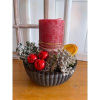 Tischgesteckadventsgesteckweihnachtsgesteckkerzetischgesteckweihnachtenadventhandmaderotmoos Tischgesteckadventsgesteckweihnachtsgesteckkerzetischgesteckweihnachtenadventhandmaderotmoos von Herzflair