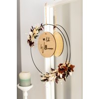 Personalisierter Trockenblumen-Türkranz in Natur-Weiß-Rot Mit Individuellem Holzschild - Geschenkidee Zum Muttertag, Einzug Oder Hochzeit von HerzstueckRichter