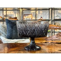 Obstschale/Schüssel Mit Fuß Bonbonschale Handarbeit Aus Glas Tischdekoration Dekoration Küchendekor Homedecor Geschenkidee von HerzstueckeABG