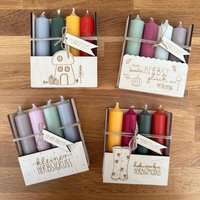 Kleiner Herbstgruß Im Holzkästchen - Kerzenbox Geschenkset Mit Stabkerzen Herbstglück Pilzhaus Herbstmodus Herbstlich Hygge Kleiner Herbstgruß Im Holzkästchen - Kerzenbox Geschenkset Mit Stabkerzen Herbstglück Pilzhaus Herbstmodus Herbstlich Hygge von HerzstueckevonJulia