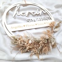 Familienschild - Türschild Mit Trockenblumen, Haustür, Türkranz, Perfektes Einzugsgeschenk Einweihungsparty, Willkommensschild, Namensschild Familienschild - Türschild Mit Trockenblumen, Haustür, Türkranz, Perfektes Einzugsgeschenk Einweihungsparty, Willkommensschild, Namensschild von HerzwunderShop