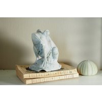 Grüner Marmor Frosch Statue, Lotus Blatt - China Ende 20.jahrhundert, Handgeschnitzt Grüner Marmor Frosch Statue, Lotus Blatt - China Ende 20.jahrhundert, Handgeschnitzt von HestiaBrocante