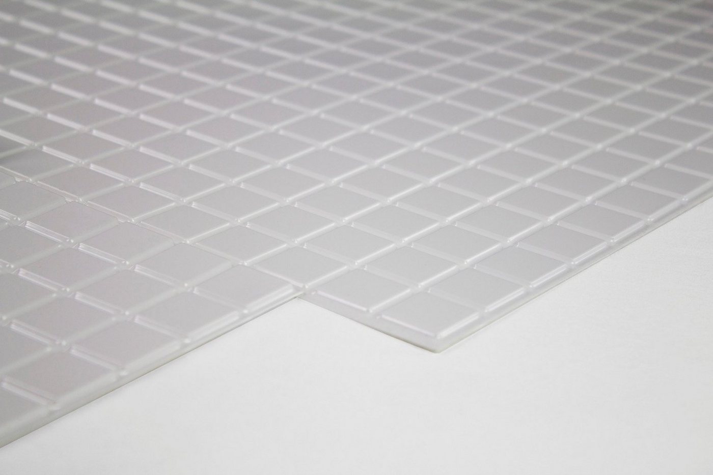 Hexim Wanddekoobjekt WHITE MOSAIC (Restposten! - stabile und pflegeleichte PVC Platten zur Wandverkleidung z. B. als Küchenrückwand (950x480mm) Wand resistent Gestaltung) von Hexim