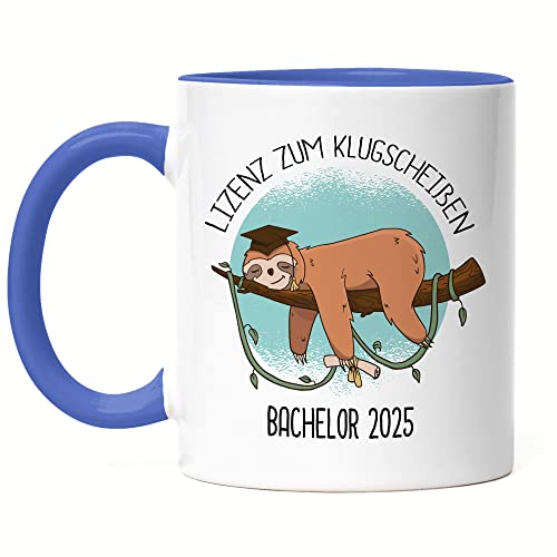 Hey!Print Bachelor 2025 Lizenz Zum Klugscheißen Tasse Blau Bachelor-Abschluss Faultier Absolvent Geschenk von Hey!Print
