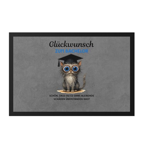 Hey!Print Glückwunsch zum Bachelor Katze Fussmatte Geschenk Abschluss Studium Bachelor lustig Spruch frech witzig Humor Hey!Print Glückwunsch zum Bachelor Katze Fussmatte Geschenk Abschluss Studium Bachelor lustig Spruch frech witzig Humor von Hey!Print