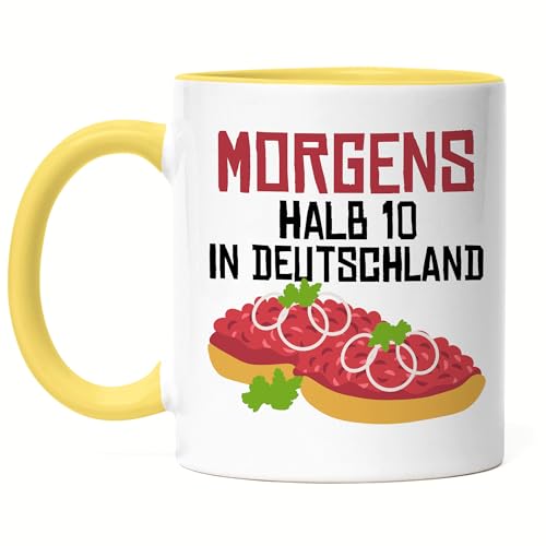 Hey!Print Morgens halb 10 in Deutschland Tasse Gelb Mettbrötchen Zwiebelmett Handwerker Frühstück von Hey!Print