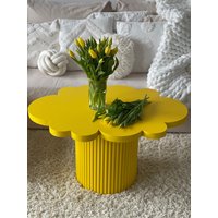 Gelber Couchtisch | Geriffelter Wolkenförmiger Funky Individueller Tisch Gerippter Basistisch Handgefertigt von HeyAdiDesign