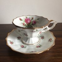 Vintage Teetasse, Schöne Einzigartige Antike Westville Footed Teetasse Mit Rosen Und Rosebuds, Hübsche Untertasse von HeyMaker