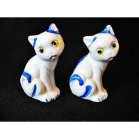 Vintage Blaue Und Weiße Traurige Katzen/Kätzchen Salz - Pfefferstreuer Set Made in Japan Circa 1950Er Jahre Vintage Blaue Und Weiße Traurige Katzen/Kätzchen Salz - Pfefferstreuer Set Made in Japan Circa 1950Er Jahre von Heydeyjavoo