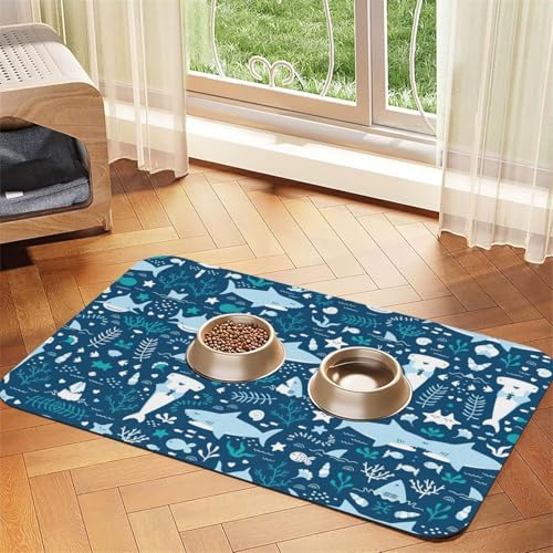 Niedliche blaue Fische, saugfähige Tischdecke, spezielles Pad für Futternäpfe, rollbar zur Aufbewahrung, ideal für Futternäpfe Niedliche blaue Fische, saugfähige Tischdecke, spezielles Pad für Futternäpfe, rollbar zur Aufbewahrung, ideal für Futternäpfe von Hhwwtye