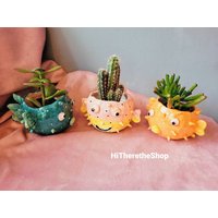 Mr Puffty Der Fröhliche Kugelfisch Handgemachter Sukkulenten-Kaktustopf Für Pflanzen, Hausgartendekor. Draussen Übertopf. Keramik-Geschenke. Fisch von HiTheretheShop